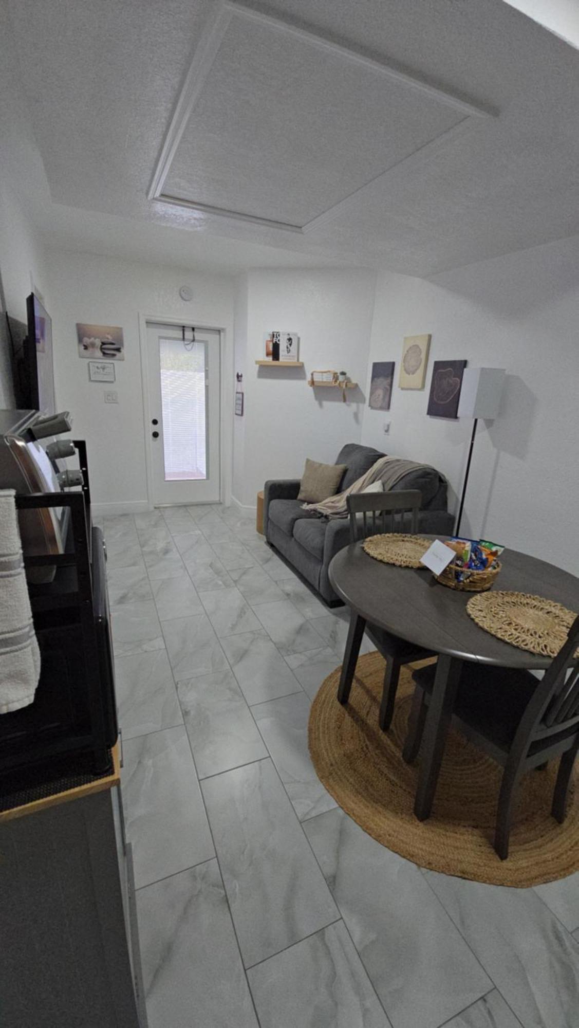 Serenity - Guest House In Спринг Хил Екстериор снимка